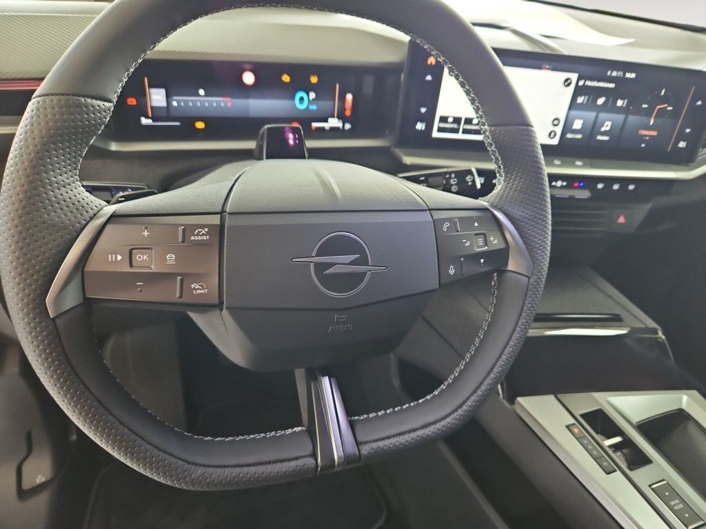 Fahrzeugabbildung Opel Grandland 1.2 DI Hybrid 48 V Automatik Ultimate