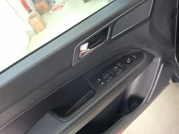 KGM Musso Grand Black 2.2 AT Navi°Leder° Sperrdiff°A