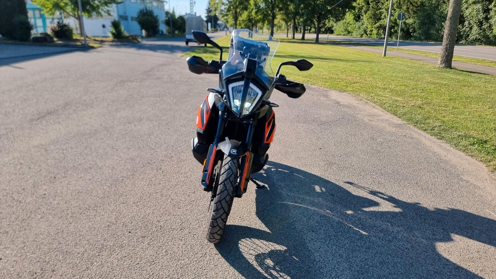 KTM 890 Adventure *Neuwertig/Zubehör/KTM Garantie*