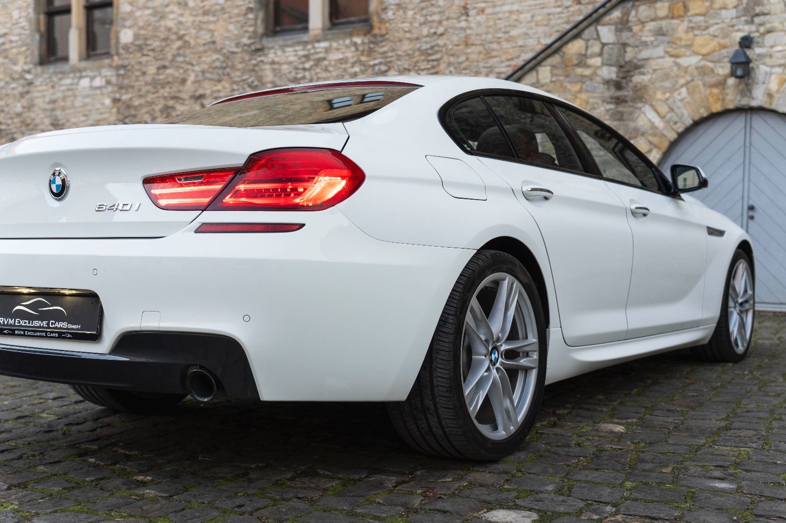 Fahrzeugabbildung BMW 640i GC M-SPORTPAKET HUD H&K LED KAM ALC TOTW