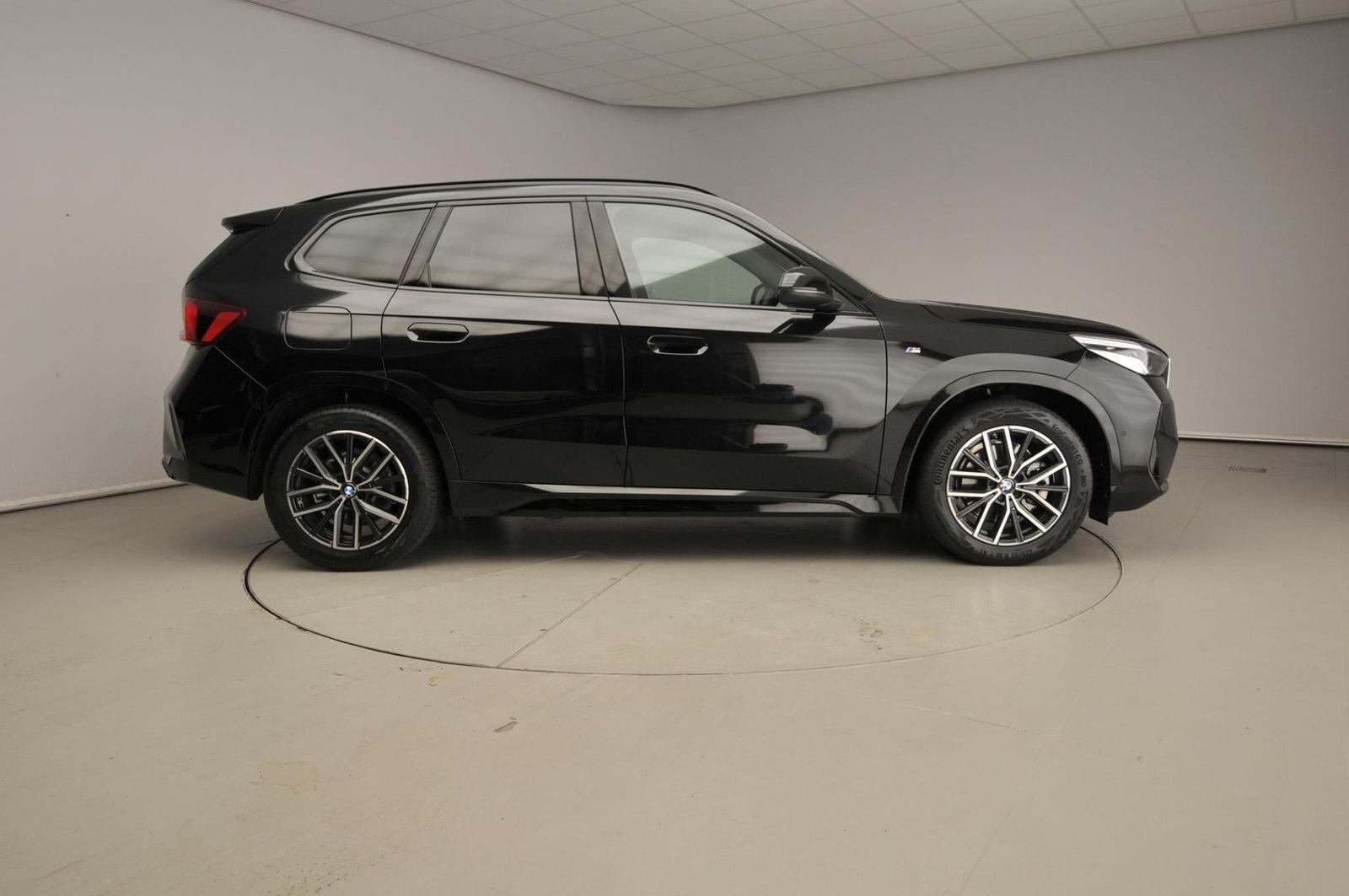 BMW X1 sDrive20i M-Sportpakket LED navi AHK, миниатюра 4