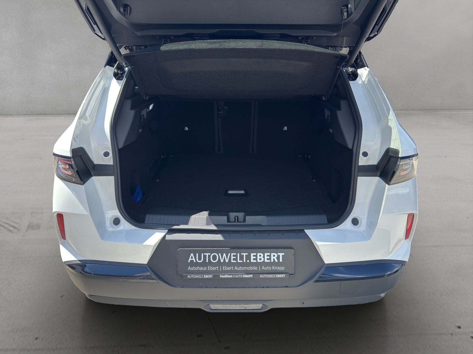 Fahrzeugabbildung Opel Grandland 1.2 Mild-Hybrid Ultimate/PANO/KAMERA/