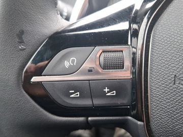Peugeot 2008 Allure 1.2 PureTech 130 LED+SHZ+Alcant.+PDC