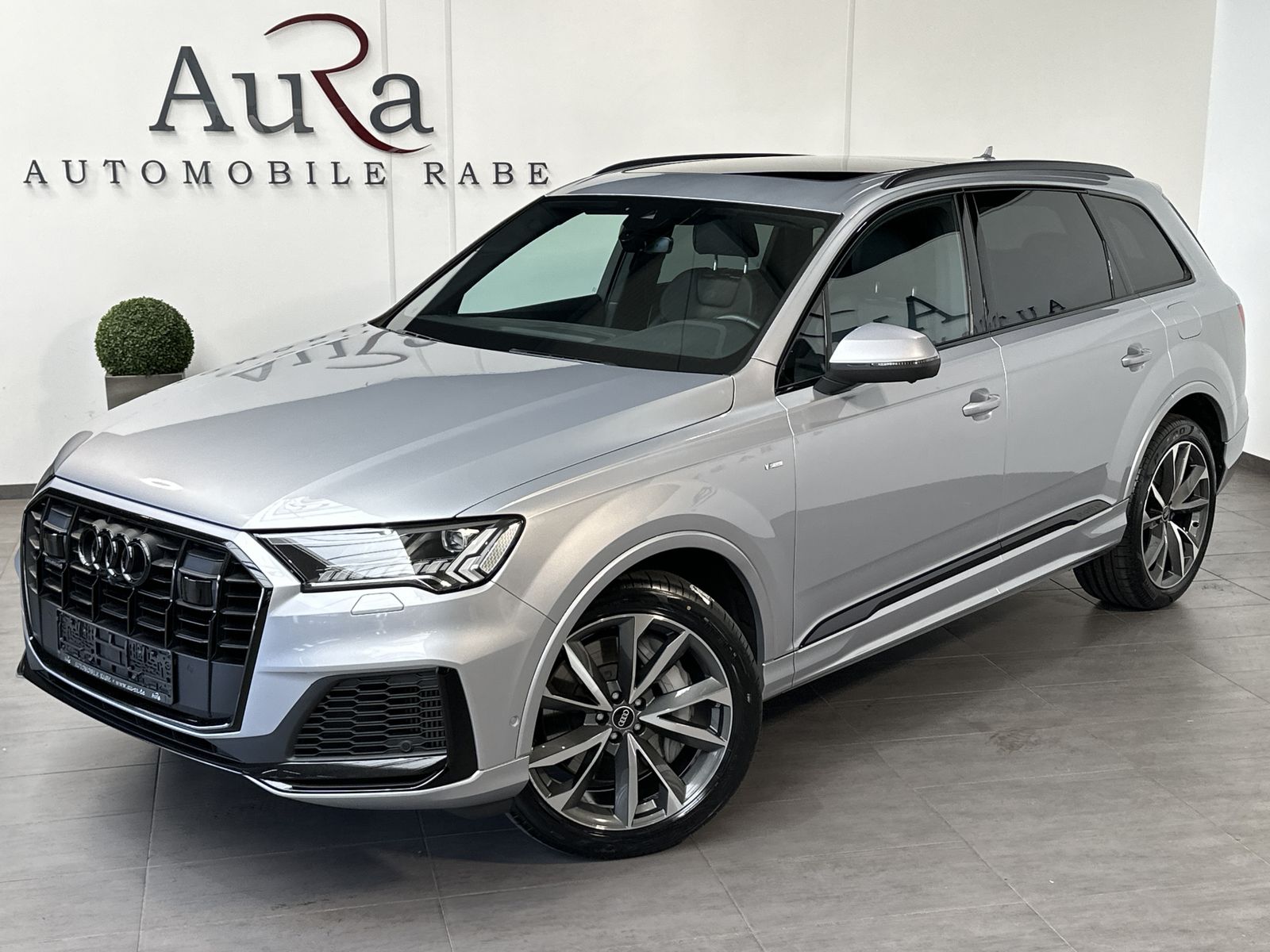 Fahrzeugabbildung Audi Q7 55 TFSI e Qu S-Line NAV+LED+KAM+PANO+VCOCKPIT