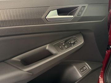 Volkswagen Caddy Maxi eHYBRID DSG LED ACC AHK KAMERA 7SITZ