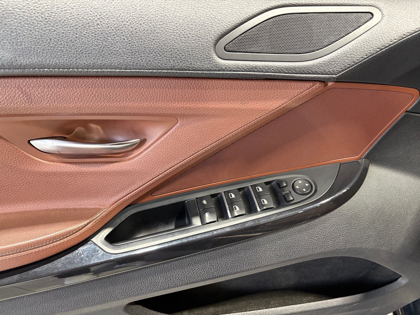 Fahrzeugabbildung BMW 640 Cabrio d xDrive/KAMERA/NAVI/MEMORY/BI-XENON