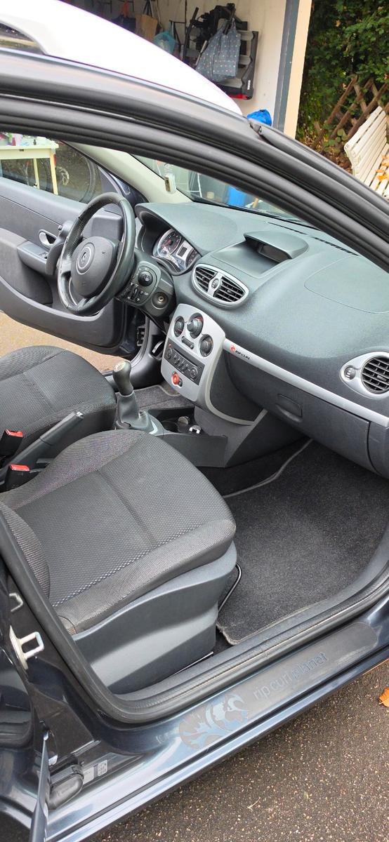 Renault Clio 2009 — photo 13