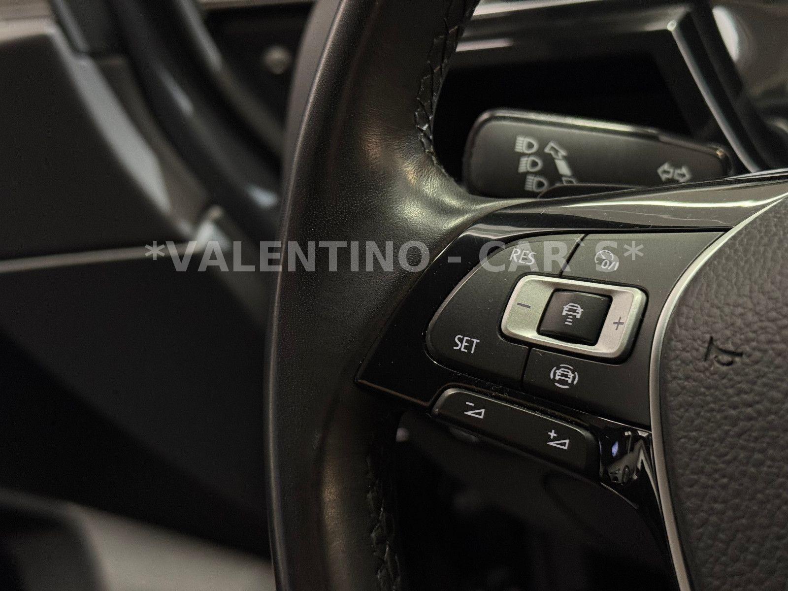 Volkswagen Touran Highline R-Line/DSG/Massage/Navi/LED/Temp