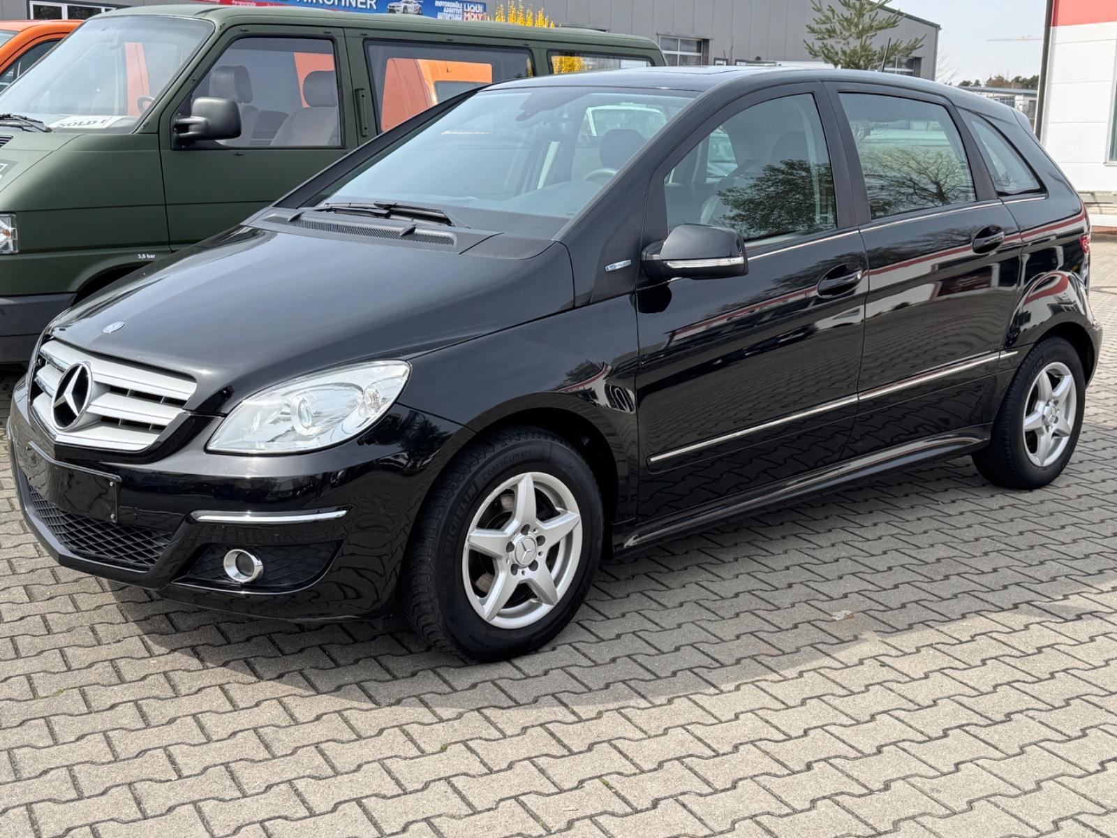 Mercedes-Benz B 160 Blue EFFICIENCY 1.5i Klima Panorama AHK