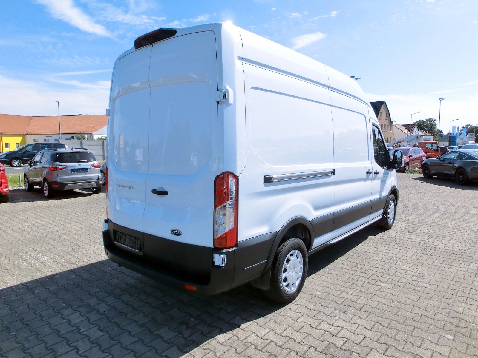 Fahrzeugabbildung Ford Transit Kasten 350 L3H3 Trend