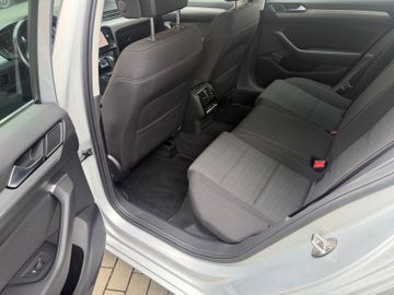 Volkswagen Passat Variant - 11