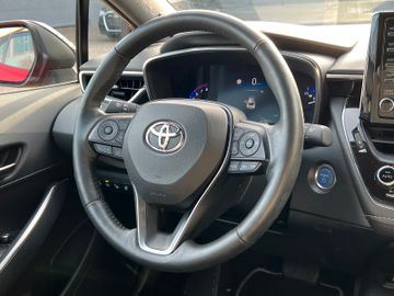 Fahrzeugabbildung Toyota Corolla 2,0 Hybrid Club Navi PDC LED Style-Paket