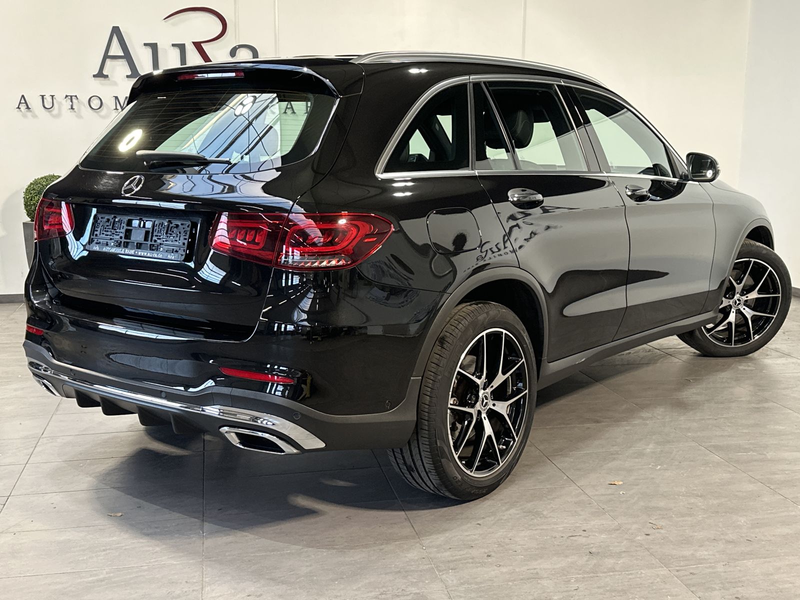 Fahrzeugabbildung Mercedes-Benz GLC 300 4Matic AMG-Line NAV+LED+DISTRONIC+20ZOLL