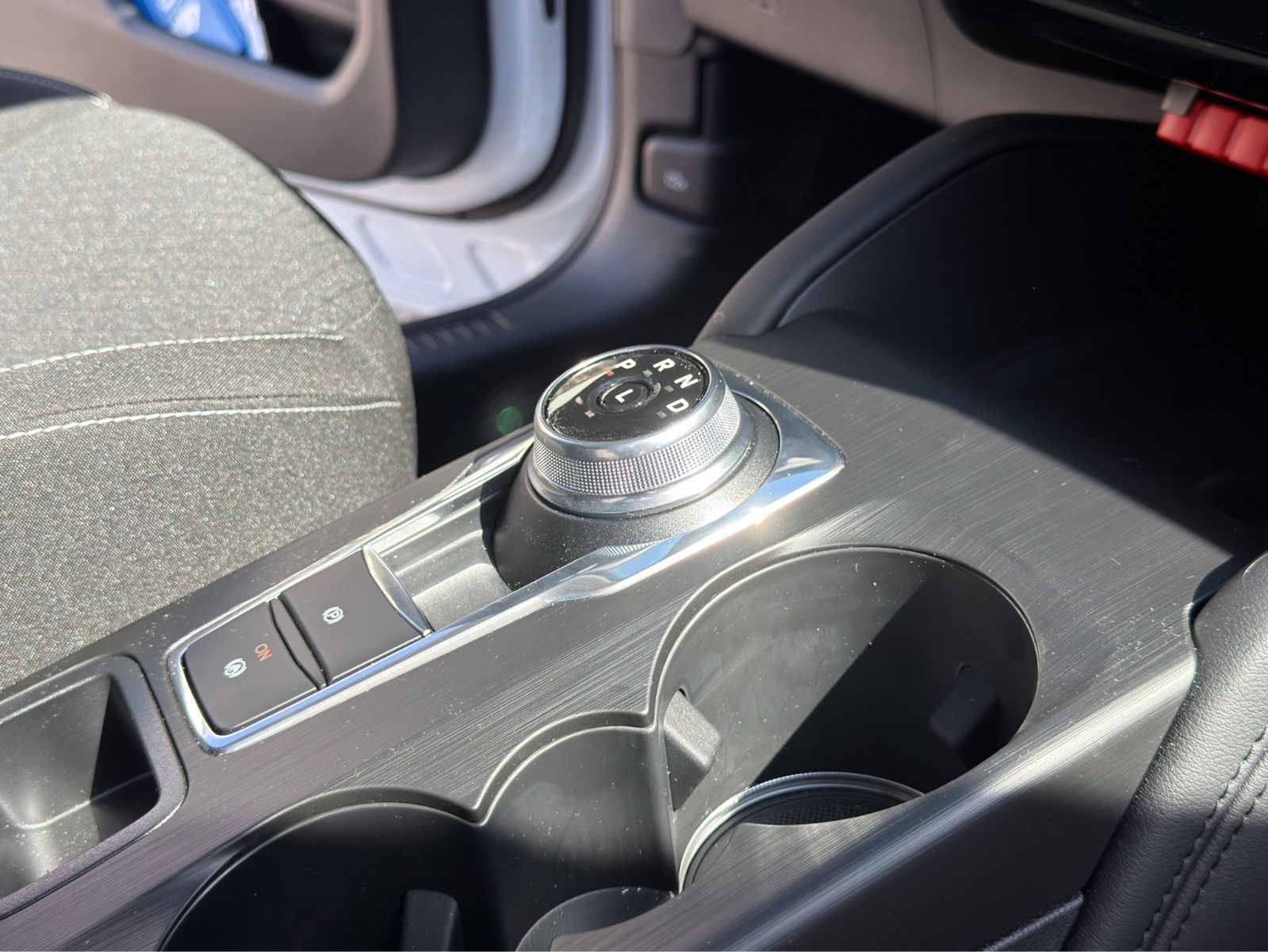 Fahrzeugabbildung Ford Kuga Titanium/Pano/Shz/LenkrdHZ/Rückfahrkamera