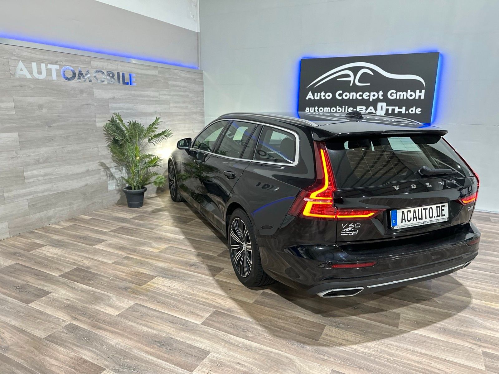 Fahrzeugabbildung Volvo V60 T4 Kombi Inscription*SHZ*LED*Sportfahrwerk*
