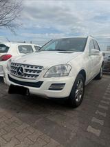 Mercedes-Benz Mercedes ML- gepflegt, umfangreich ausgest... - Mercedes-Benz ML 350 in Aachen