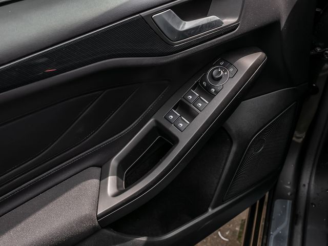 Ford Focus Turnier 1.0 ST-Line X Fahrassistenz-Paket