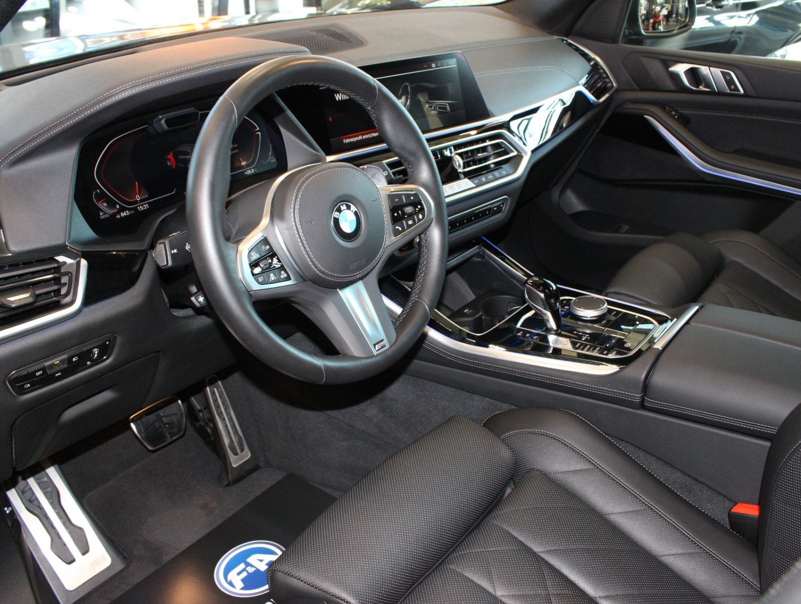 Fahrzeugabbildung BMW X5 xDrive30d M-Sport*PNRM*HUD*Kamera