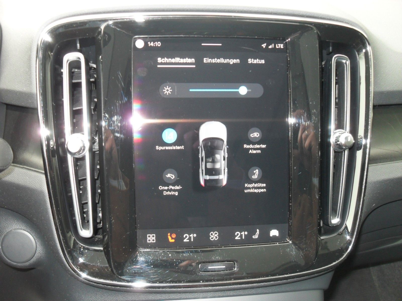 Fahrzeugabbildung Volvo C40 Ultimate | 360° | WP