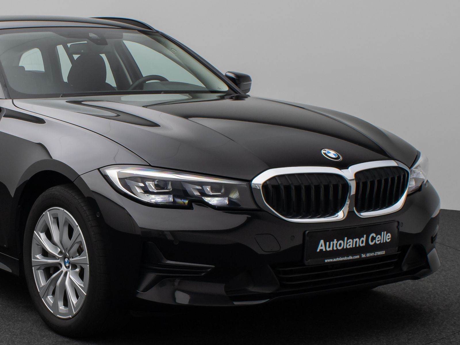 Fahrzeugabbildung BMW 330e Kamera DAB CockPitPr DrivAssis Alarm Sport