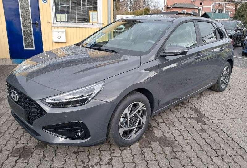 Hyundai i30 -1.6T DCT-KLIMAAUT-SHZ-LHZ-LED-NAVI- PDC v/h