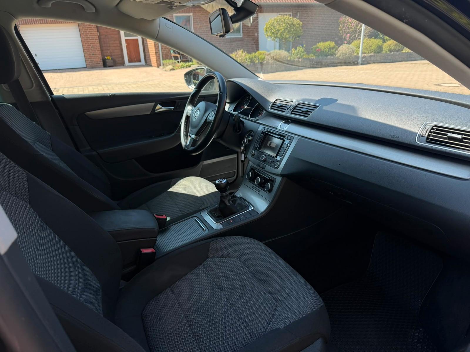 Volkswagen Passat 2011 — photo 5