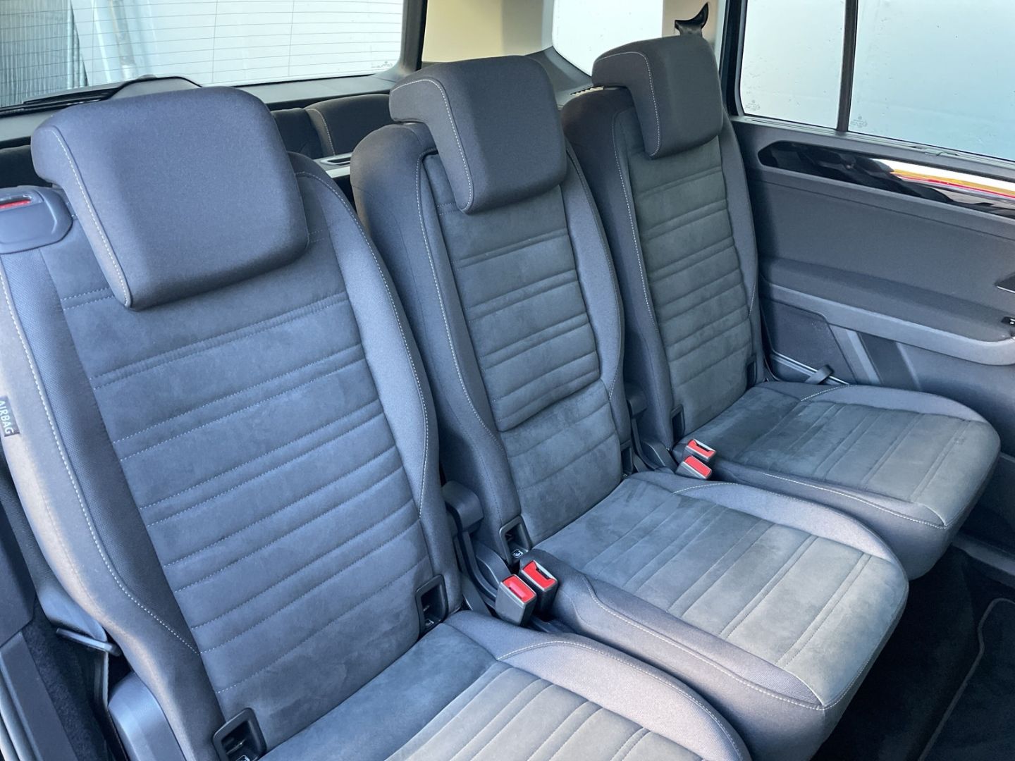 Touran 2.0TDI DSG R-Line AHK/Kamera/ACC/Navi/LED