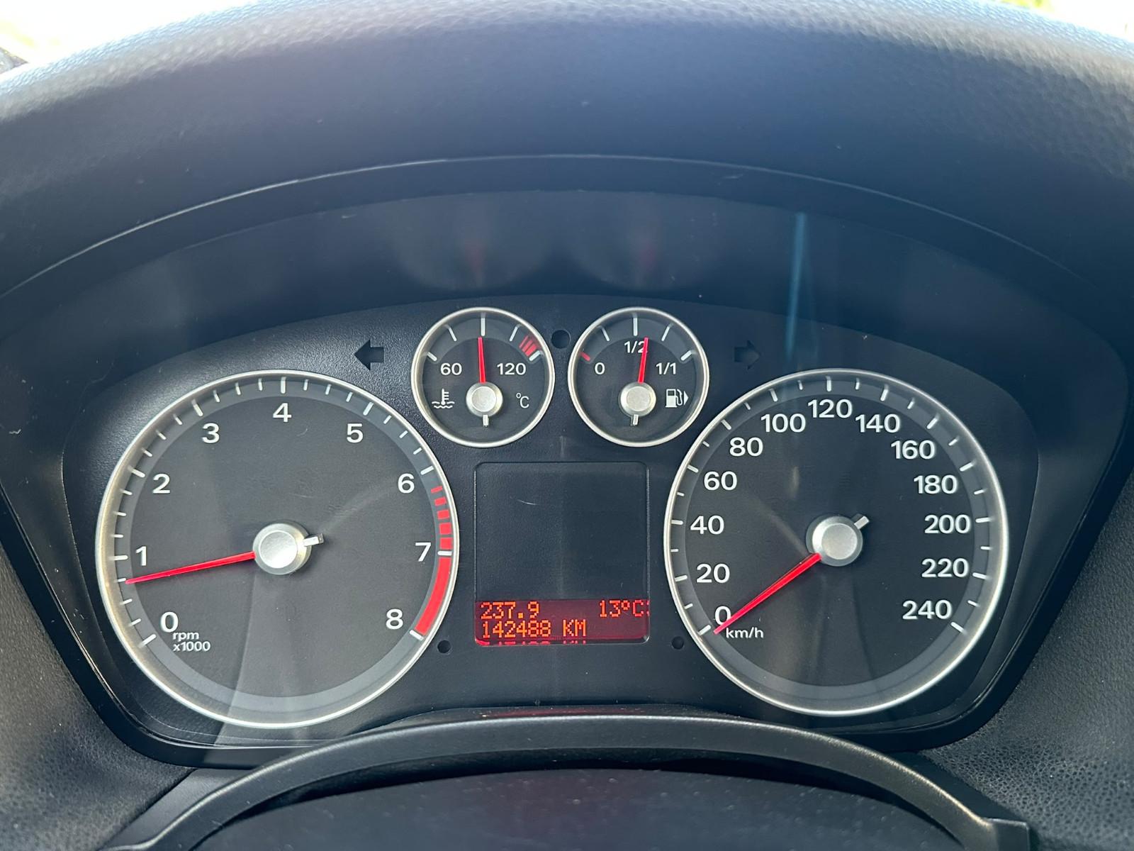 Ford Focus 2008 — photo 15