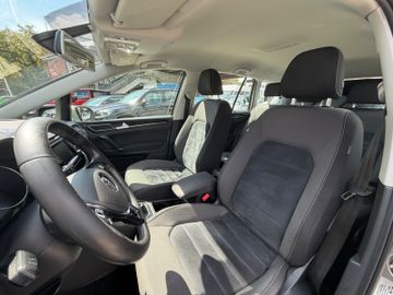 Volkswagen Golf - 12