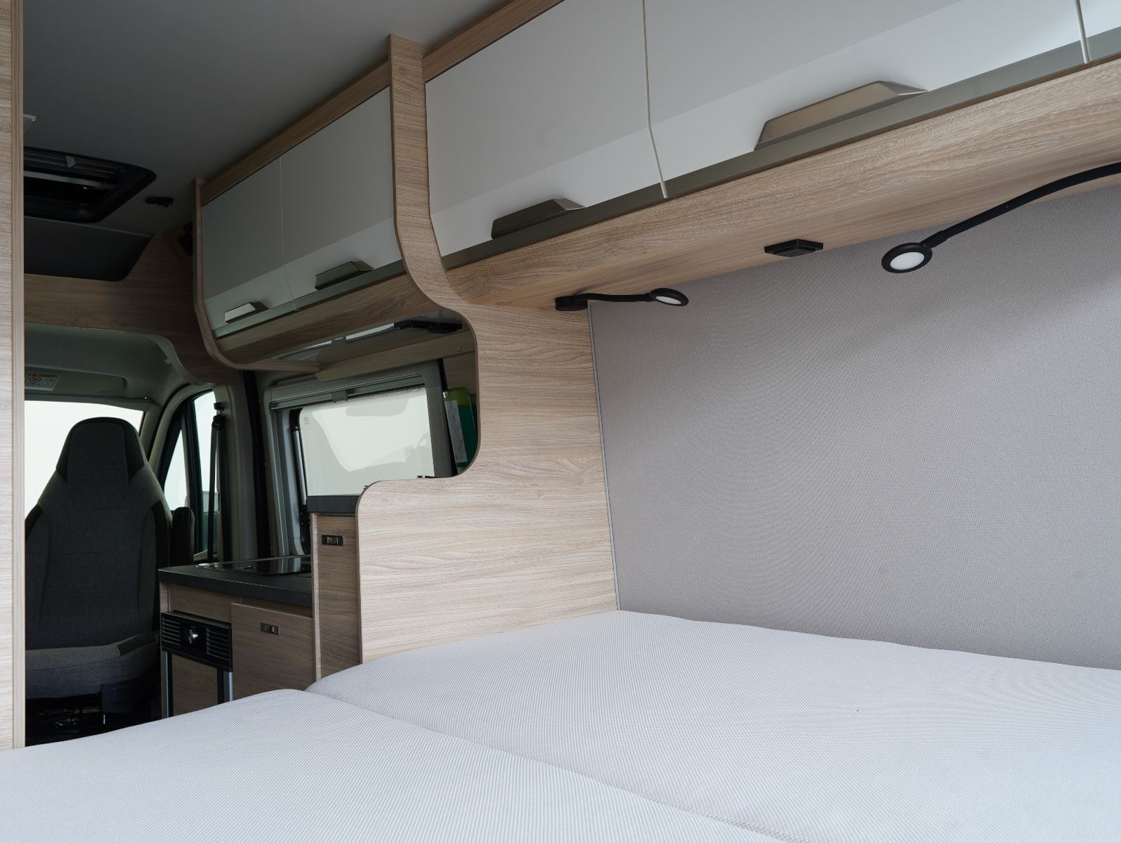 Fahrzeugabbildung Knaus BOXLIFE PRO / 540 ROAD Aufstelldach/Markise