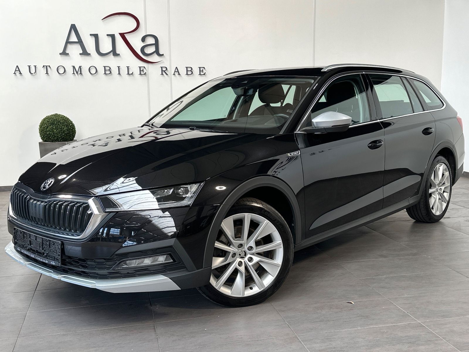 Fahrzeugabbildung SKODA Octavia Combi 2.0 TDI DSG 4x4 Scout NAV+LED+AHK