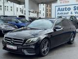 Mercedes-Benz E 220d T-MODELL KOMBI AMG-LINE,NIGHT-PAKET,KAMER - Mercedes-Benz E 220: Alcantara