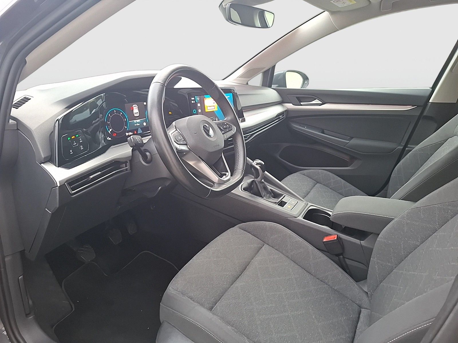 Fahrzeugabbildung Volkswagen Golf VIII TDI Life LED AHK Navi AID ACC PDC SHZ