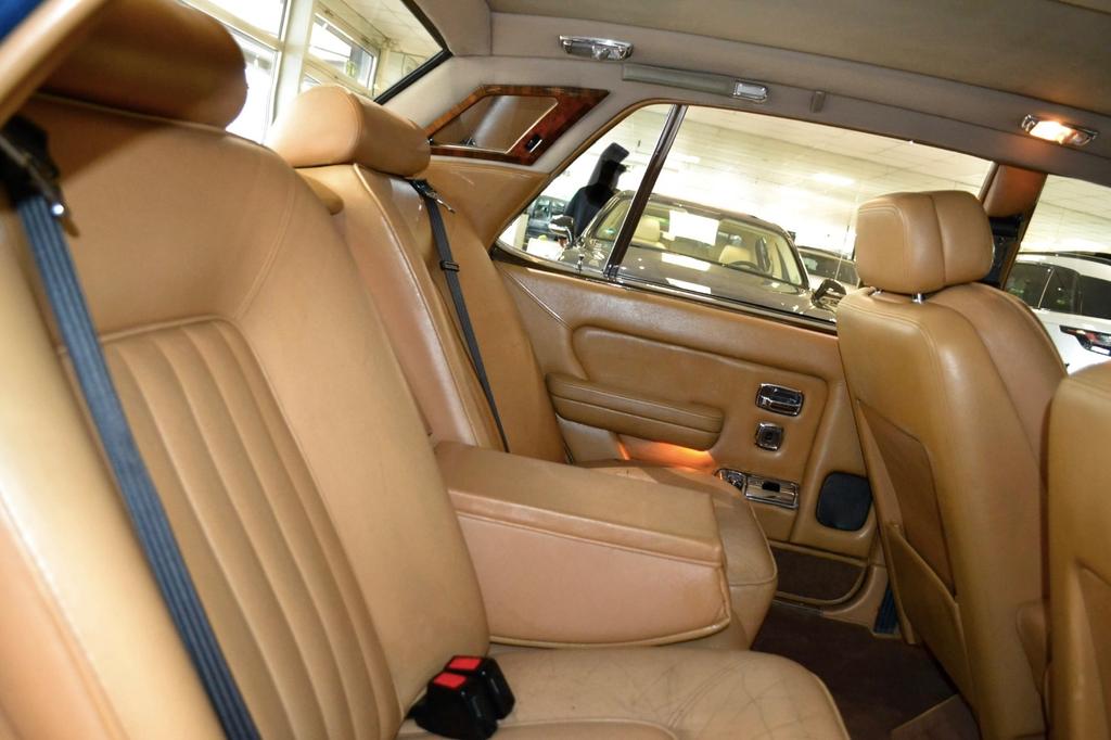 Rolls-Royce Silver Spirit