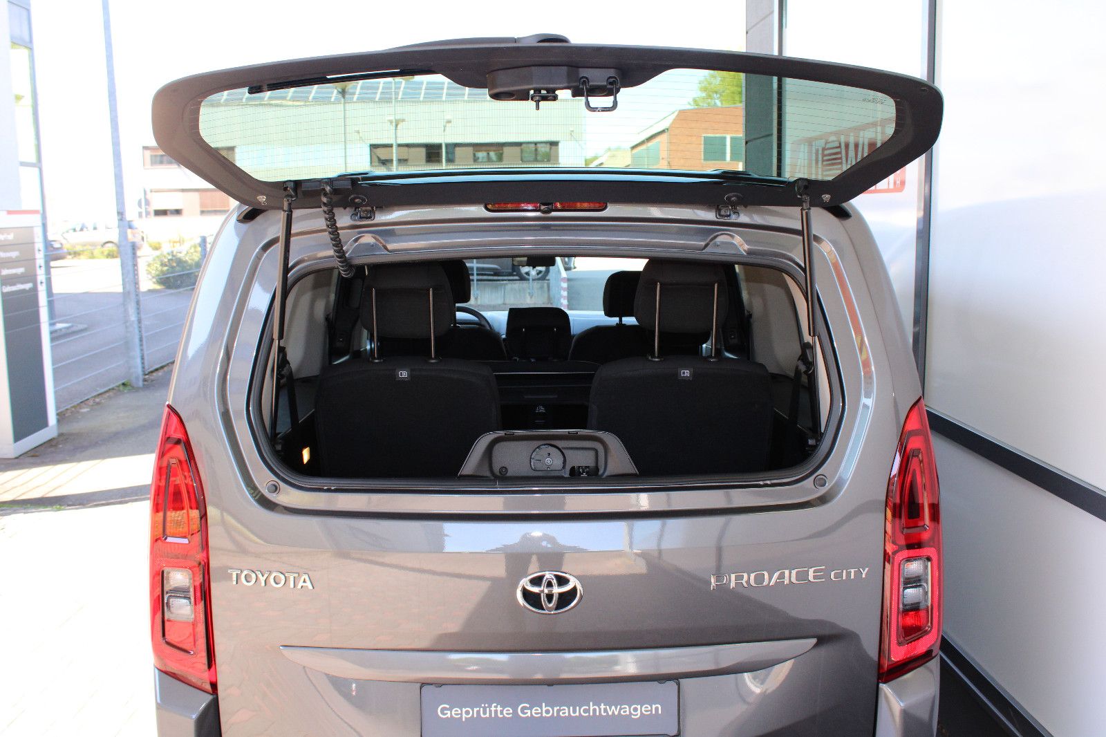 Fahrzeugabbildung Toyota Proace City Verso 1,2 Turbo L2 Shuttle