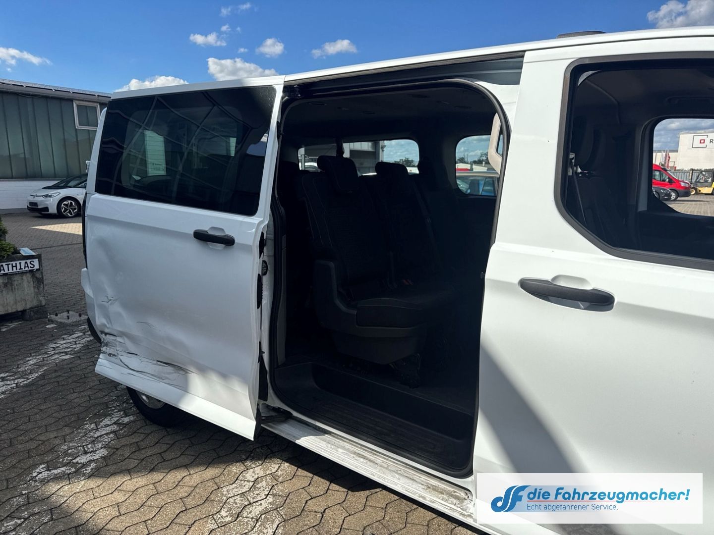 Fahrzeugabbildung Ford Transit Custom Kombi 320 L2 FWD Trend *SEITENSCH