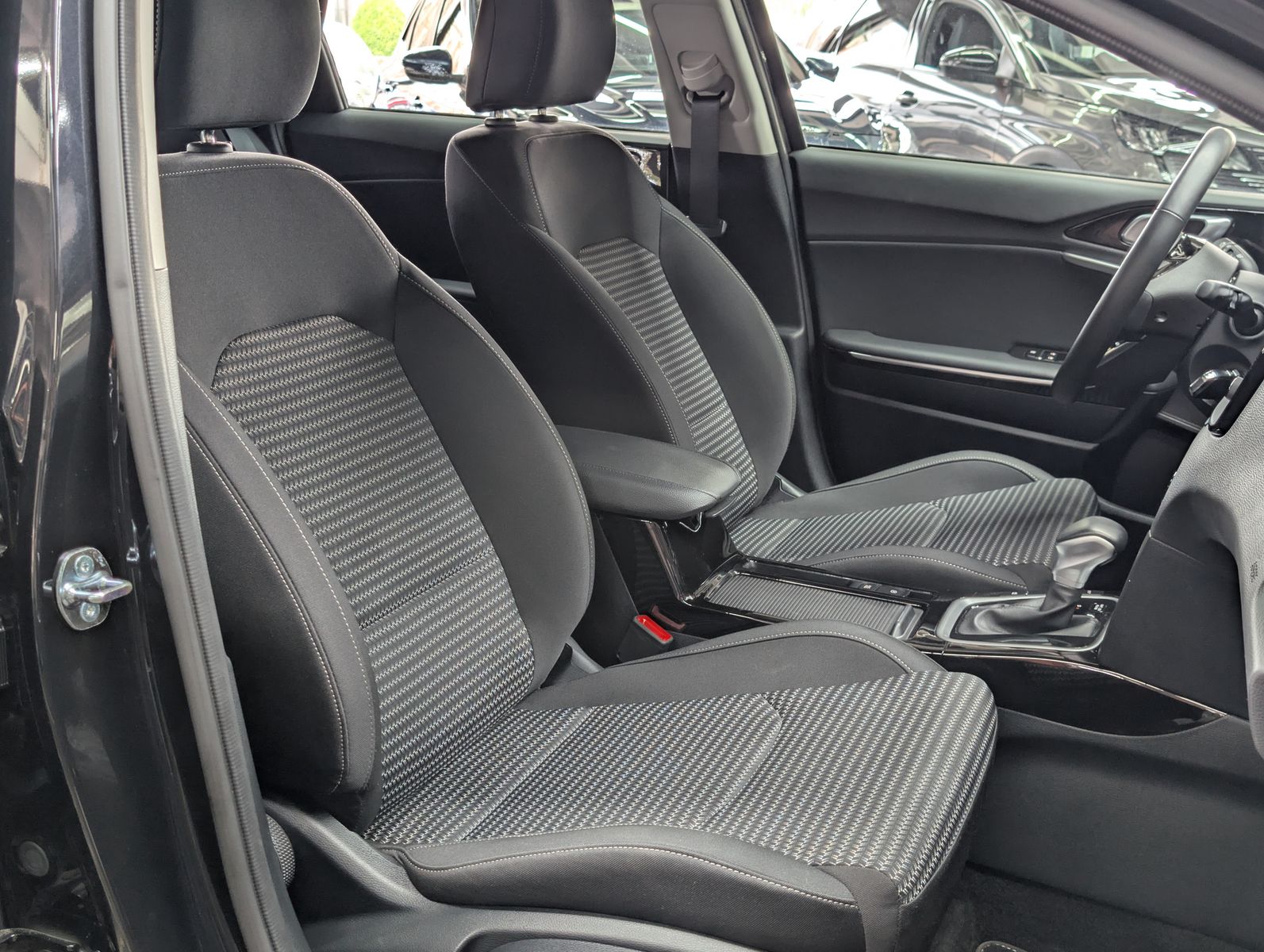 Fahrzeugabbildung Kia cee'd / Ceed 1.5 Spirit Limo JBL ACC KAM 7J-Gar.