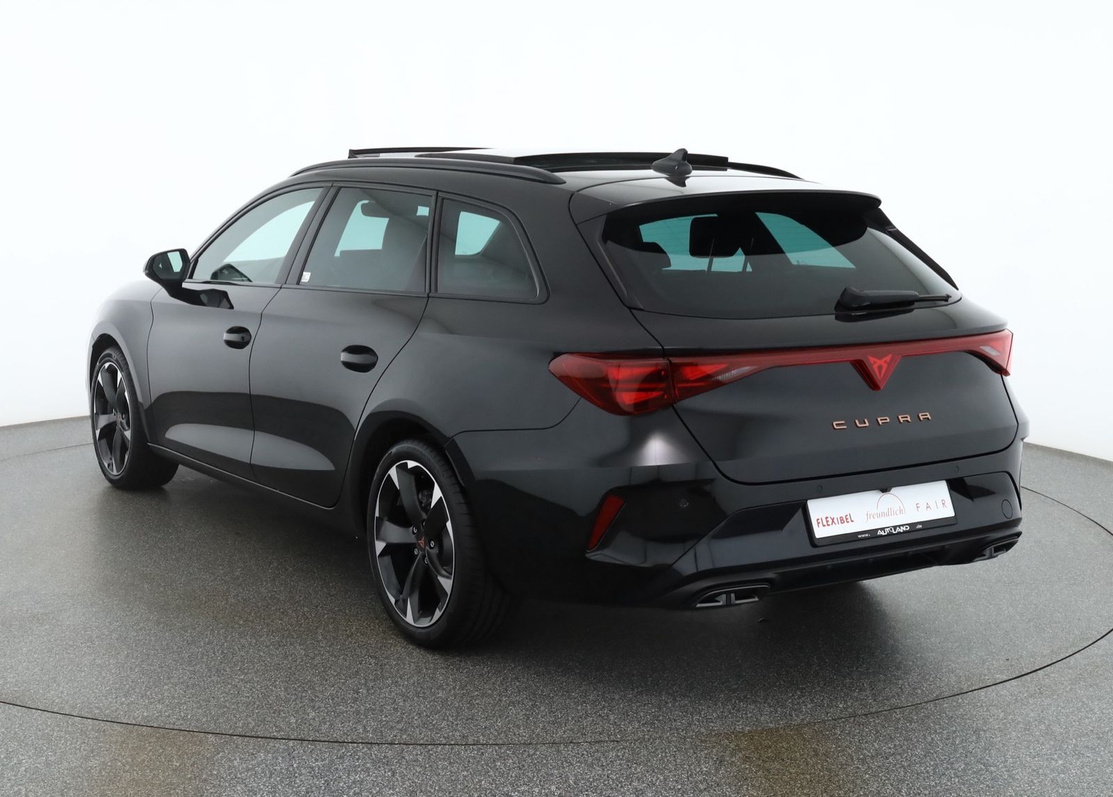 Cupra Leon ST 1.5eTSI DSG LED ACC Pano AHK imagem 3