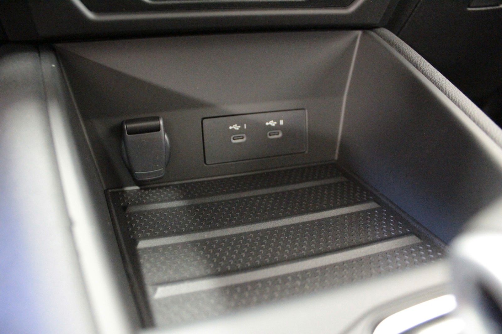 Fahrzeugabbildung Renault Captur Mild Hybrid 160 EDC Esprit Alpine