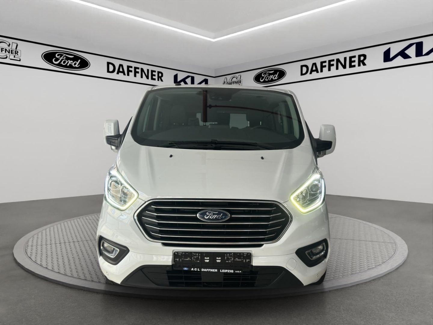 Fahrzeugabbildung Ford Tourneo Custom Transit Kombi 320 L2 Titanium