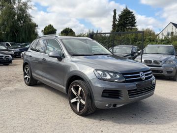 Volkswagen Touareg - 1