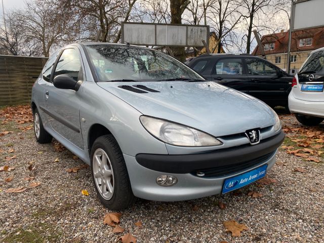 Peugeot 206 1.4 Style 75 Auto / Klima