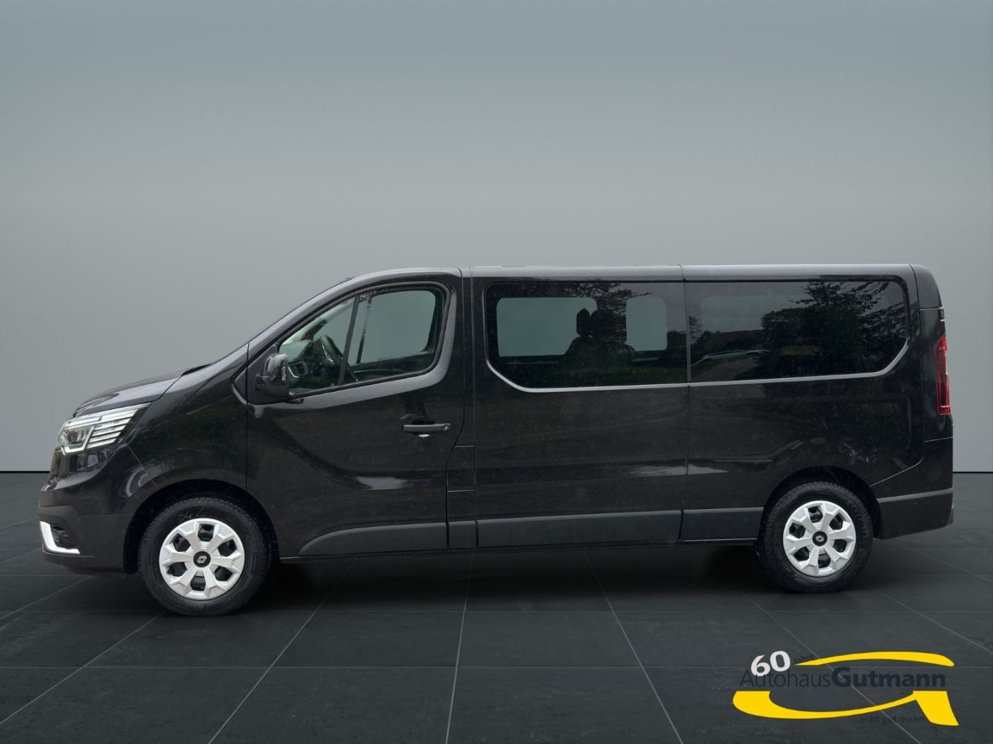 Fahrzeugabbildung Renault Trafic Combi L2H1 3,0t EQUILIBRE 2.0 BLUE dCi 15