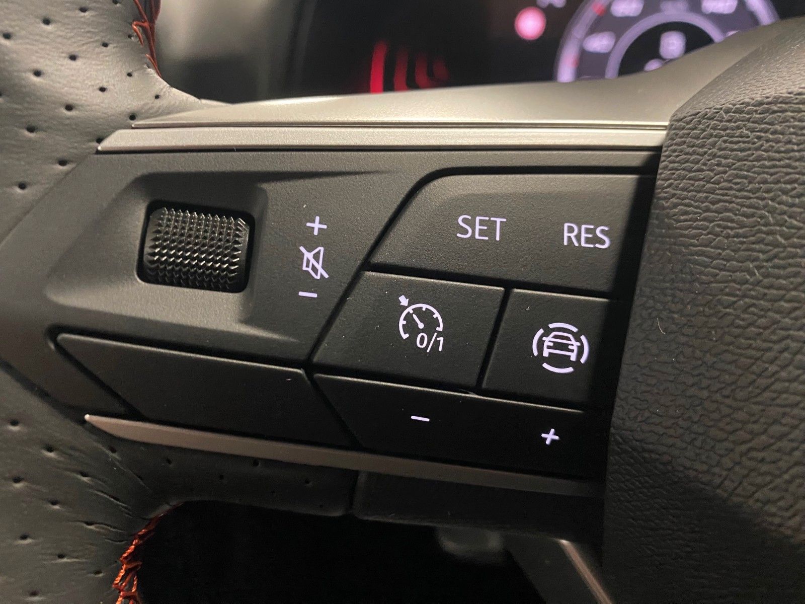 Fahrzeugabbildung SEAT Arona 1.0 TSI FR Garantie 2030+voll LED++KAMERA+