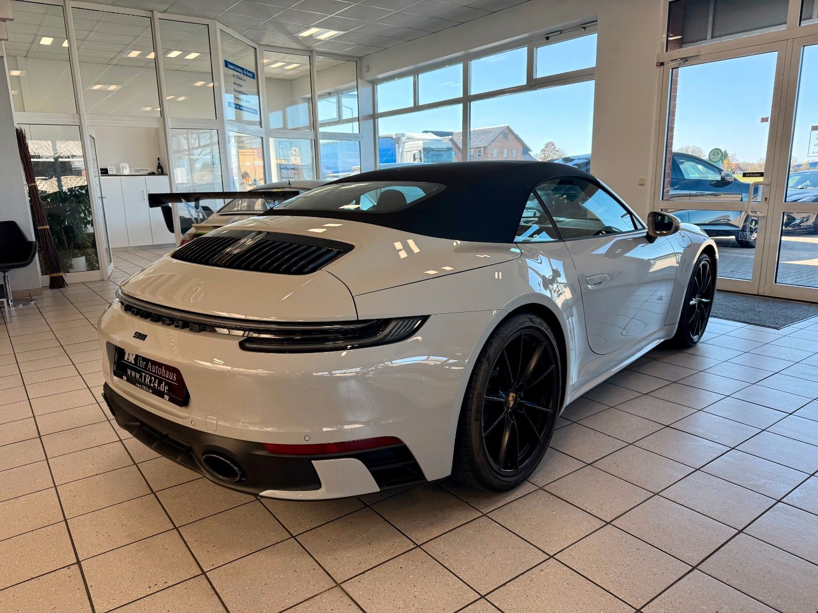 Fahrzeugabbildung Porsche 911 992 Carrera Cabrio SportDesign / Sportabgas
