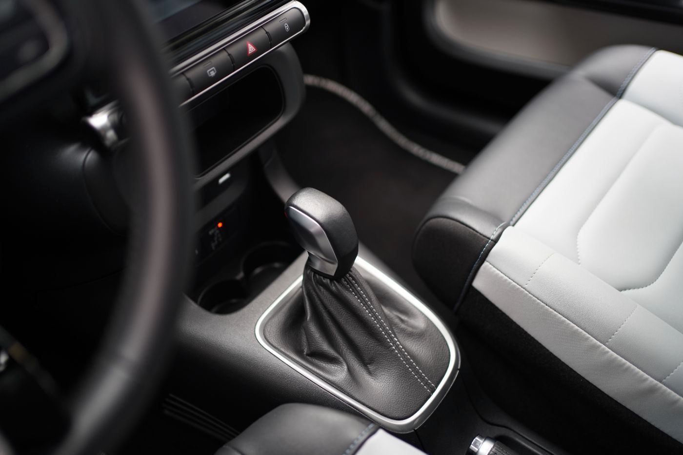 Fahrzeugabbildung Citroën C3 PureTech 110 EAT6 Elle Automatik Sitzheizung