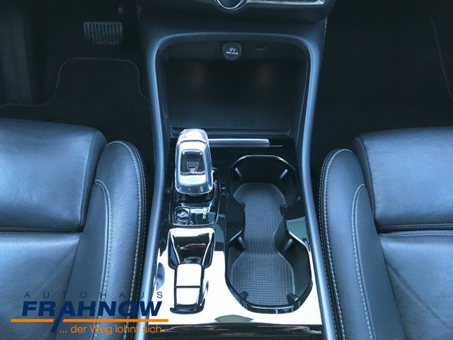 Foto Nummer 15: VOLVO XC 40