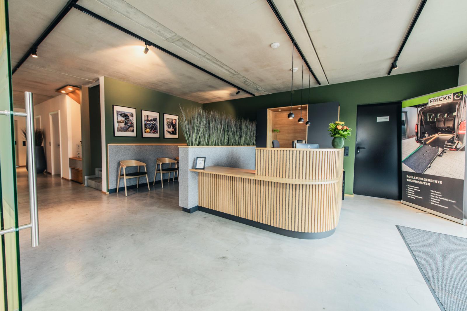 showroom-image-top