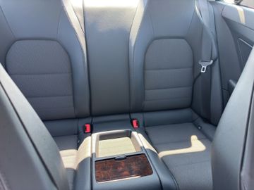 Mercedes E 200 - 11