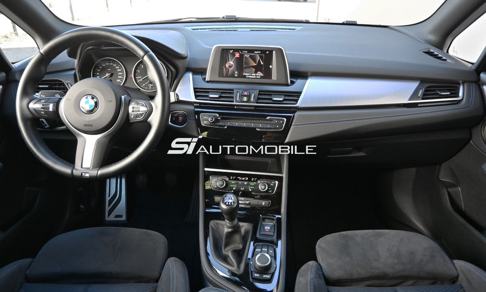 Fahrzeugabbildung BMW 218i Active Tourer M Sport °AHK°PDC°SITZHEIZ°